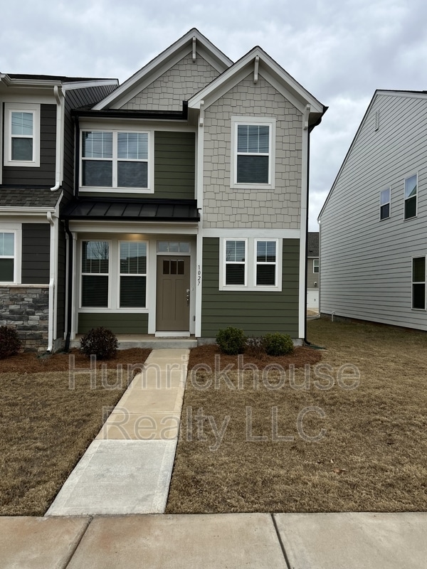 Building Photo - 1027 S Point Rd