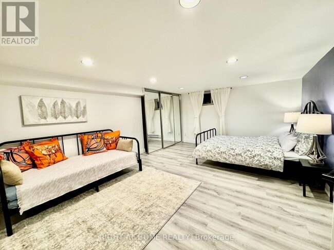 Photo - 1196 Avenue Rd