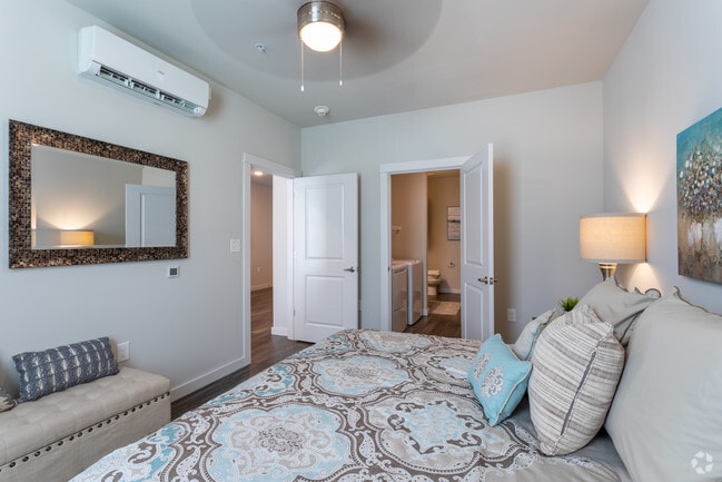 1BR, 1BA - 687 SF Model