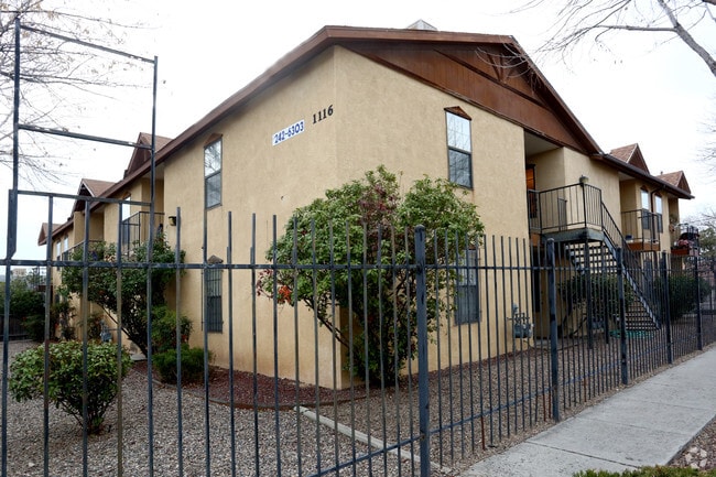 Photo - 1116 Coal Ave SW