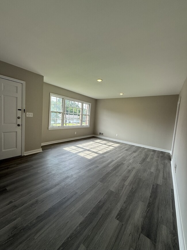 Photo - 2332 3rd St NW