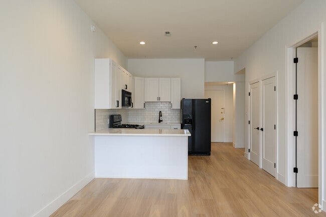 2BR, 1BA - Living Space / Kitchen