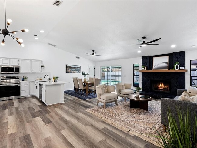 Photo - 4715 Kemble Ct