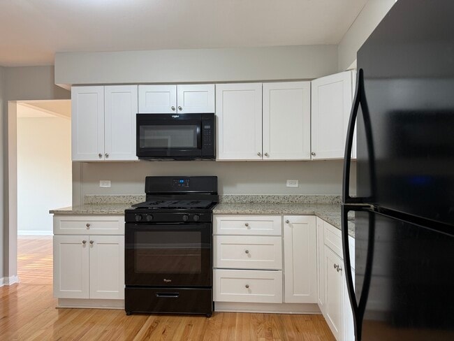 Photo - 16856 School St