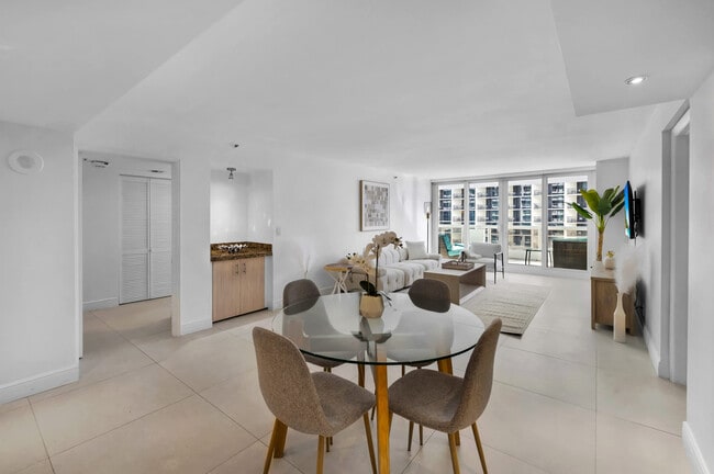 Photo - 1717 N Bayshore Dr Unidad ID1054118P