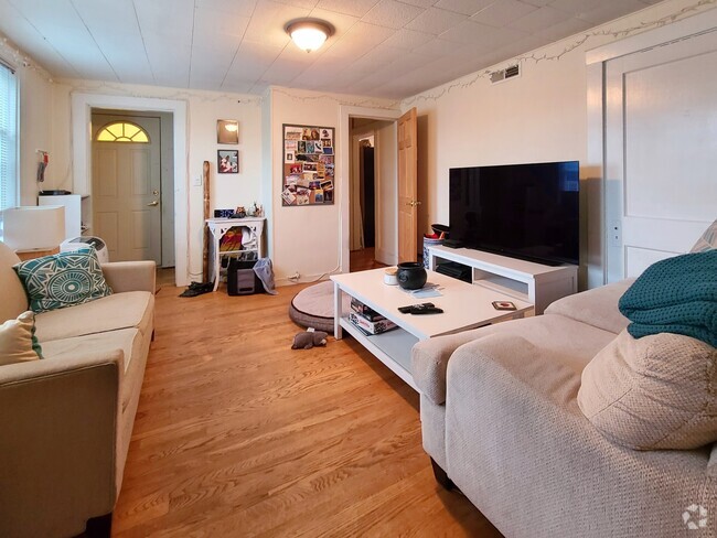 Building Photo - 38 Hanson St Unit 3 Rental