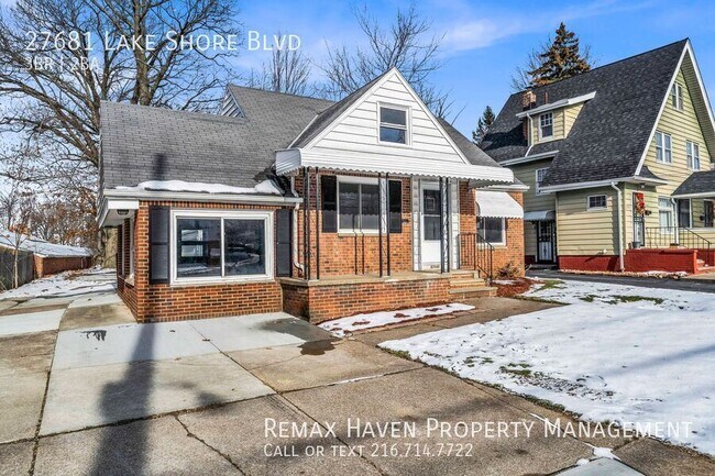 Photo - 27681 Lake Shore Blvd-