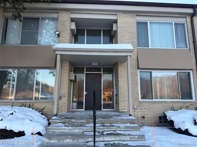 Building Photo - 25835 Lahser Rd Unit 5