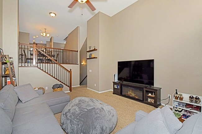 Photo - 2-Story Townhome - Excellent Condition- Mo...