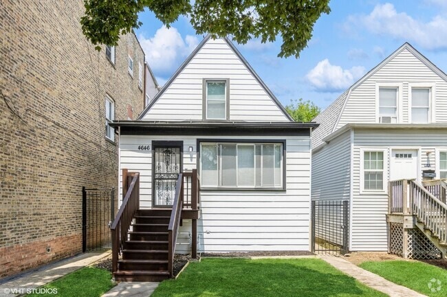 Building Photo - 4646 W Warwick Ave Rental