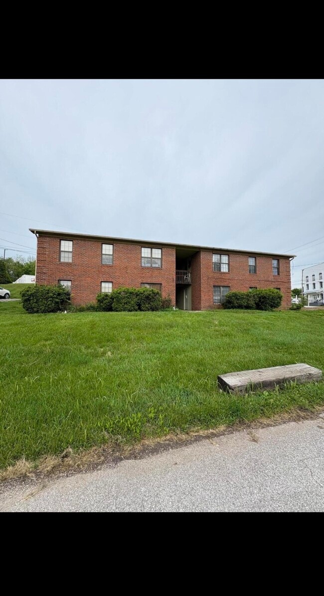 Photo - 121 N Brand St Apartment Unit 14