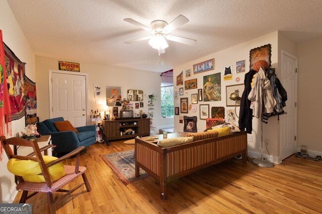 Photo - 162 Herring St