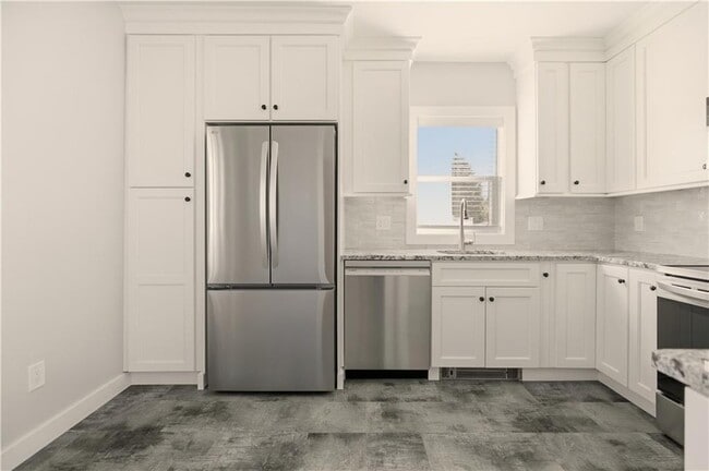 Photo - 65 Maple Ave