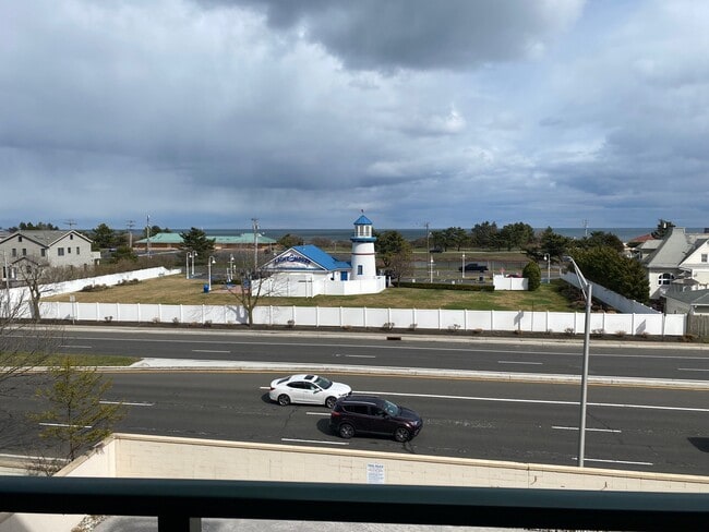 Building Photo - 422 Ocean Blvd N Unit 3i