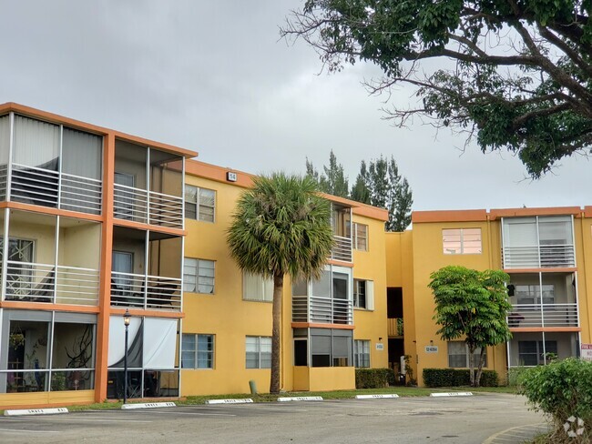 Building Photo - 4354 NW 9th Ave Rental