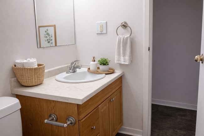 Photo - Pine Glen Apartments