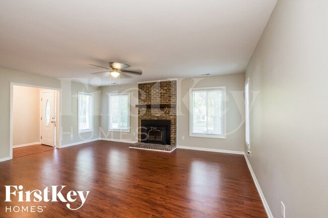 Photo - 908 Foxborough Rd