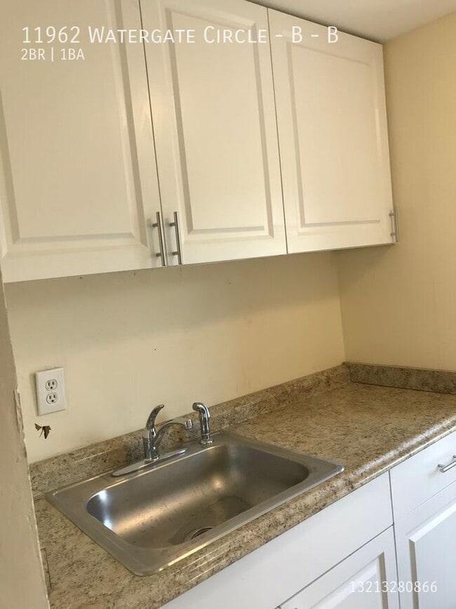 Photo - 11962 Watergate Cir Unit B