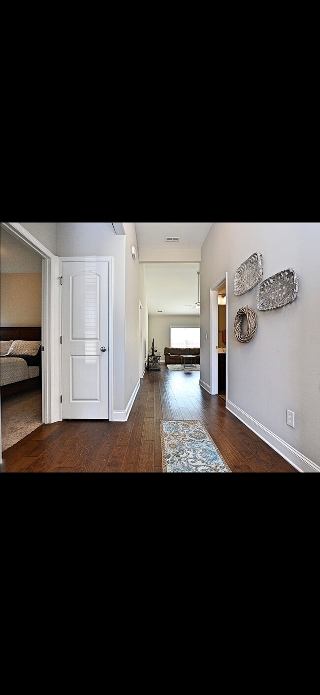 Photo - 605 Summerdawn Pl