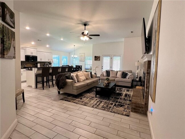 Photo - 396 Hall Ave