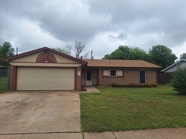 Building Photo - 3BR/2BA Home with Private Yard in Crowley