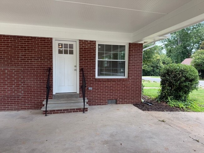 Photo - Exclusively Offered by Muse Realty Rentals, LLC