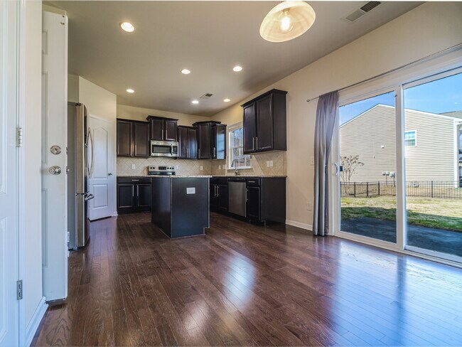 Photo - 1089 Wallace Lake Rd