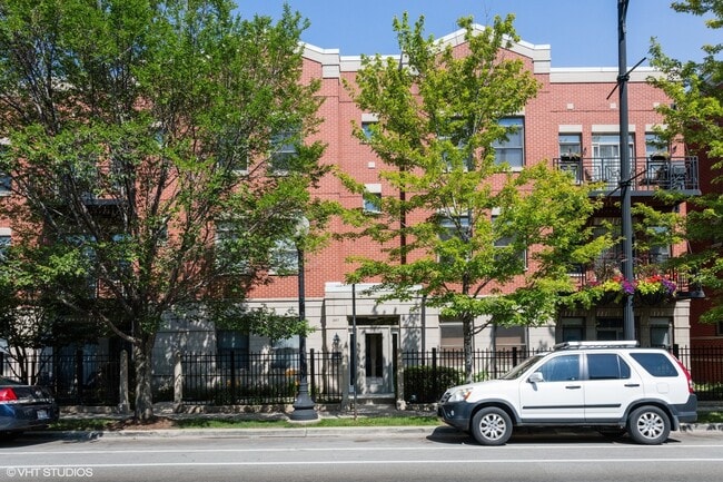 Building Photo - 1407 S Halsted St Unit 2A Rental