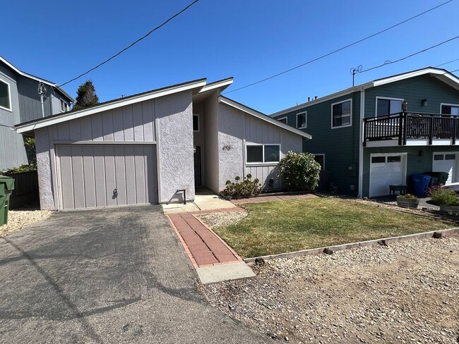 Building Photo - 470 Java St