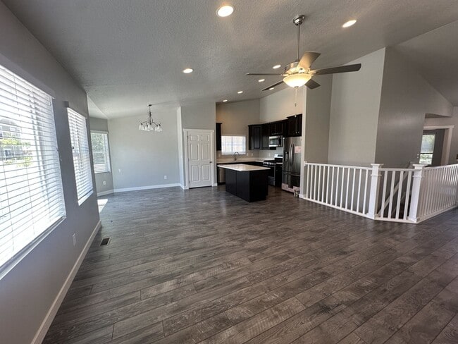 Building Photo - 3321 W 1690 N