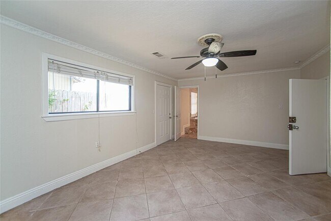 Photo - 6905 Palestine St Unit B