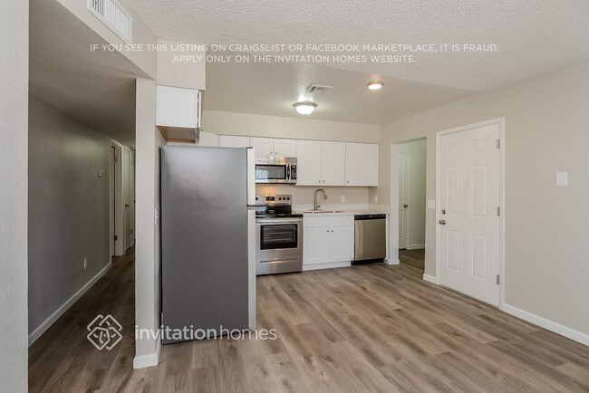 Photo - 437 W 5th Ave