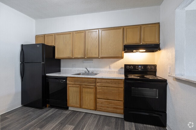 1BR, 1BA - 660SF - Kitchen