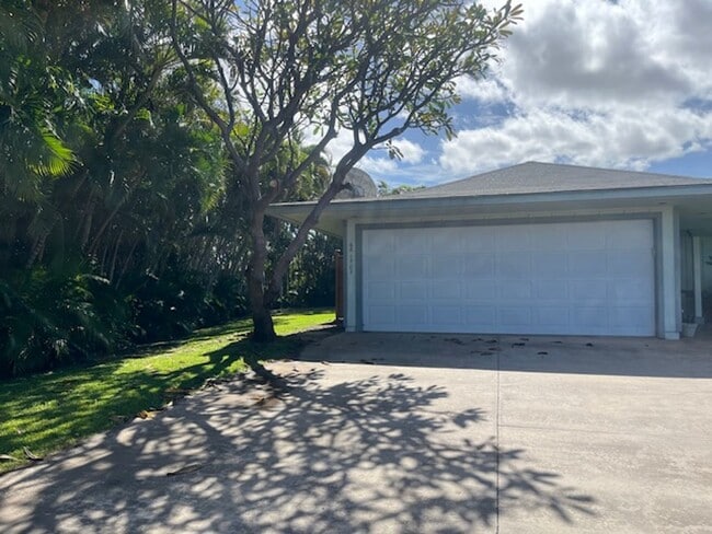 Photo - Awesome Furnished 3 Bedroom