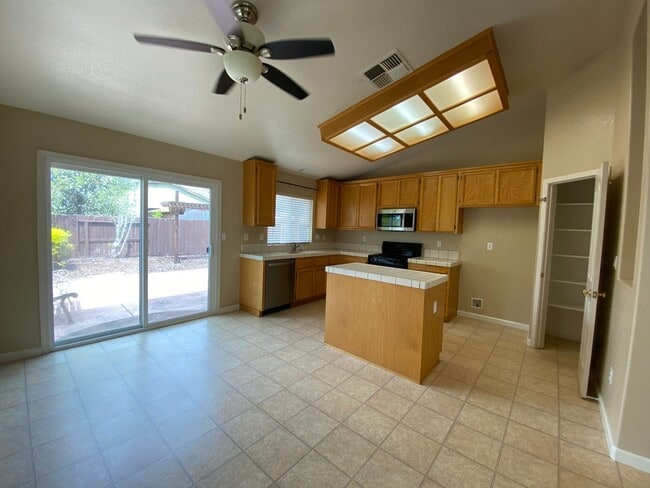 Photo - Cozy 3 Bedroom With A Large Den!
