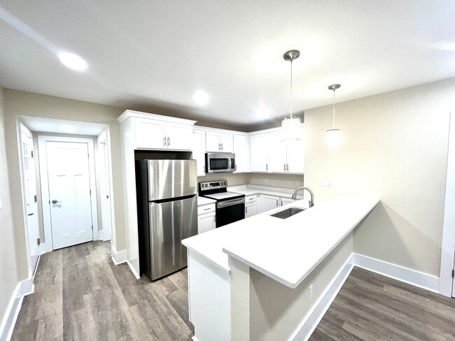 Photo - 933 - 320/322 Boggs Avenue Unit 322