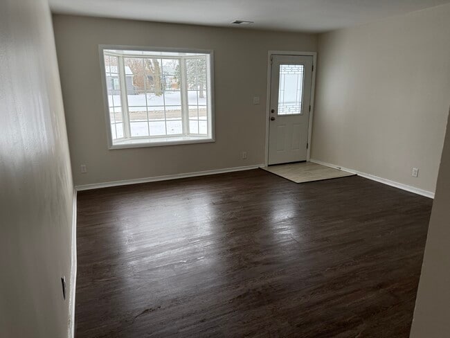 Photo - 3 S Victoria Ln