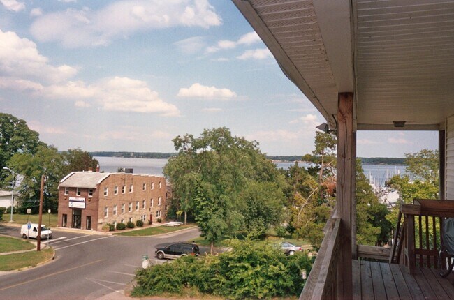 212 Potomac Ave