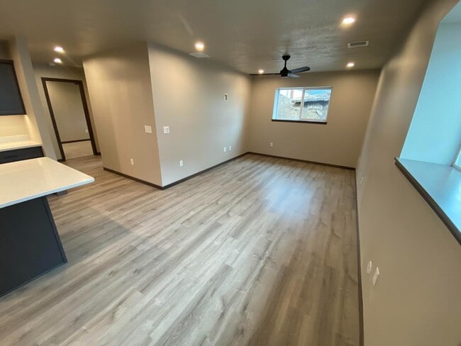 Photo - 218 S Elmwood Ave