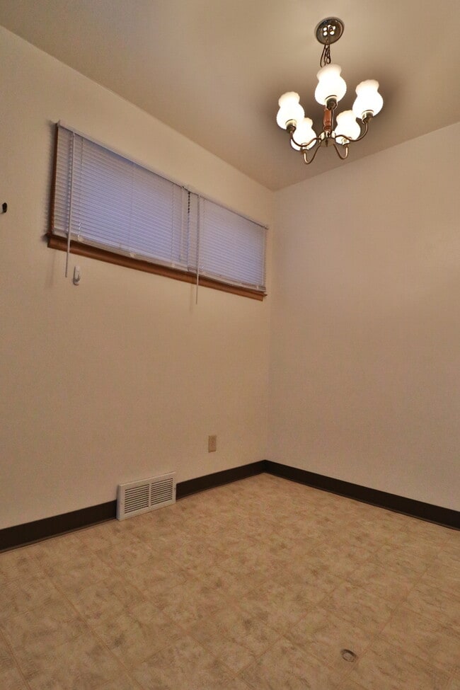 Photo - 709-711 E 19th St (Bravo Team) (NE) Unit 711