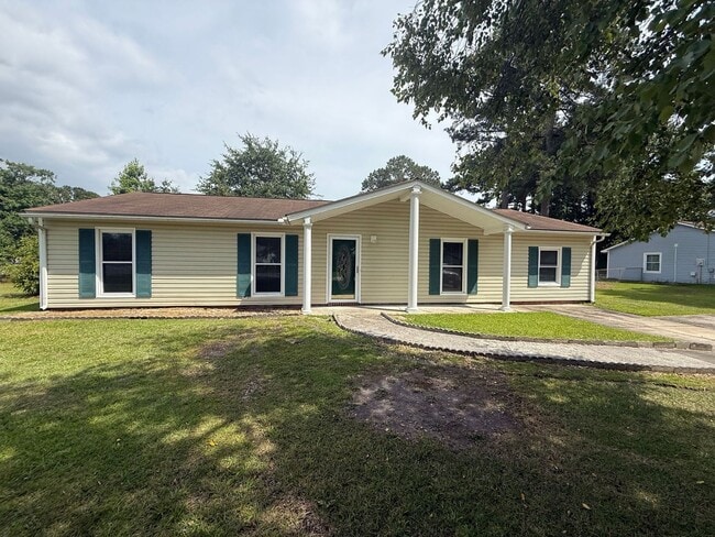 Building Photo - 3 bedroom, 2 bath House