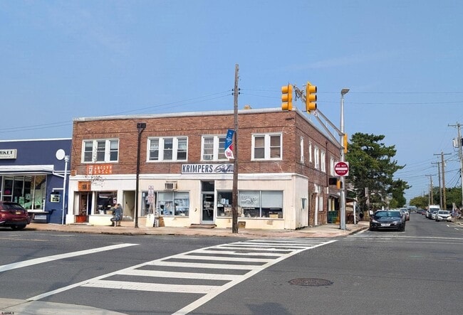 Building Photo - 2 N Portland Ave Unit 3