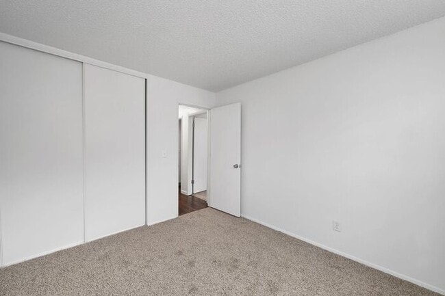 Photo - 3 bedroom 1 bath apt! 1ST MONTH RENT FREE!!!