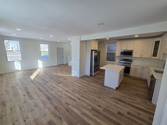 Photo - 762 E Station St