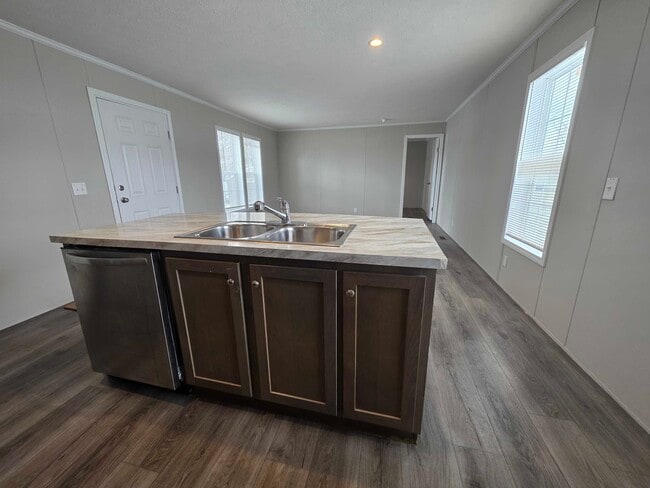 Photo - 4620 Hemlock Loop