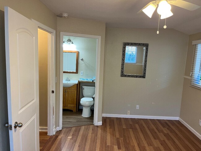 Photo - 251 Laurel St