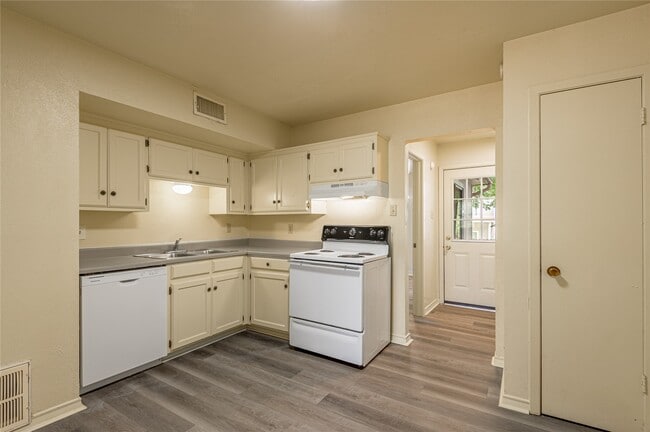 Photo - 1401 Ave O