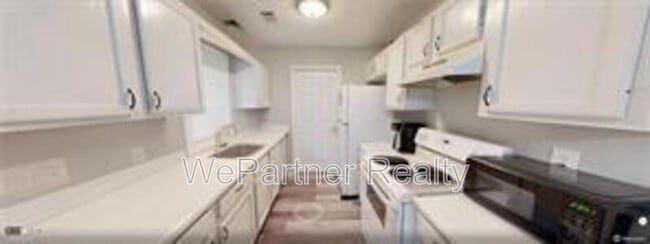 Photo - 127 Tuscany Ln