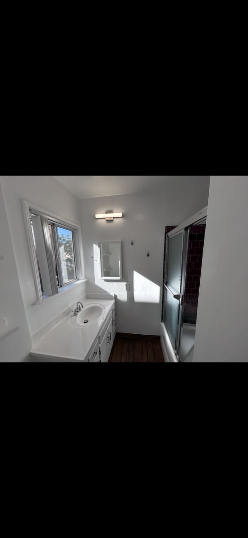 Photo - 332 N La Peer Dr Unit 1