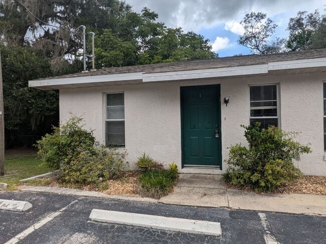 Building Photo - 1 bed/1 bath $1,000/month in Dade City!